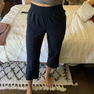 lululemon wanderer crop